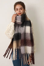Thermal Fringe Contrast Plaid Scarf Gray Brown grid One Size