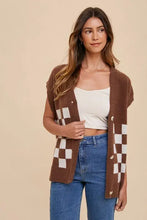 Annie Wear checkered short sleeve cardigan with brown heart design