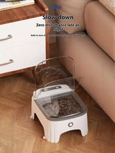 Comedero automático para mascotas blanco y gris con plato elevado y tapa transparente con huella de pata