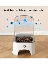 Comedero automático para mascotas blanco y gris con plato elevado, tapa transparente y pantalla digital