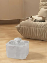 Fuente automática de agua para mascotas con diseño de plástico transparente y pico blanco