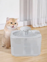 Fuente automática para mascotas elegante con diseño blanco translúcido y suave cascada