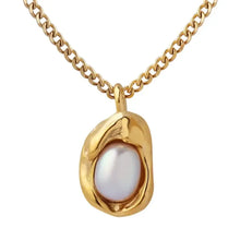 Baroque pearl pendant necklace on 18k gold-plated chain