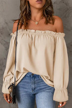 Beige Bluse mit Volantärmeln, Rüschen-Details und asymmetrischem Saum