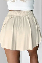 Beige pleated tennis skirt with elastic waistband from high-waisted collection