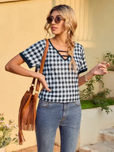 Black and White Checkered Tunic Top with Short Sleeve Length for Women Woman T Shirts