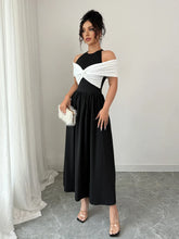 Black and White Halter Casual Dress with Moderate Stretch