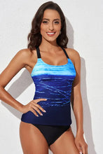 Tankini azul y negro con escote cuadrado, diseño degradado y cuello halter