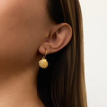Vintage Gold Seashell & Starfish Drop Earrings