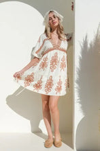 VERY J Printed V-Neck Woven Mini Dress Casual Dresses