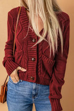 Strickjacke mit Zopfmuster, Knopfleiste und V-Ausschnitt, Burgunderrot, Damenoberbekleidung