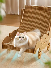 Beige Katzen-Kratzbrett-Sessel mit Sisalmatte und Katzengesicht-Ausschnitten