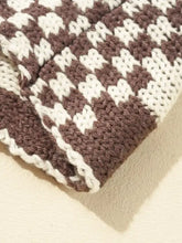Cozy checkerboard pattern sweater cardigan in houndstooth knit