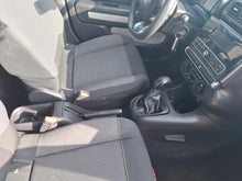 Citroen C3 1.2i interior with gray fabric seats, manual transmission, puretech feel