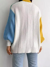 Colorblock-Strickjacke mit Kabelmuster und leicht elastischen Ärmeln in Blau und Senfgelb, maschinenwaschbar bei Kaltwäsche