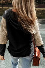 Sweatshirt Mulher com Capuz e Ombros Caídos em Blocos de Cor