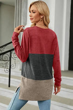 Color block round neck long sleeve women’s tunic top with side slits