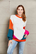 Color Blocked Knit Sweater with Long Sleeve and Round Neck White