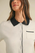 Contrast collared knit crop top with mable button detail