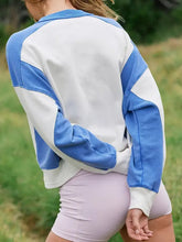 White and blue contrast round neck long sleeve sweatshirt in basic style