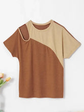 Contrast round neck short sleeve t-shirt with cut-out shoulder