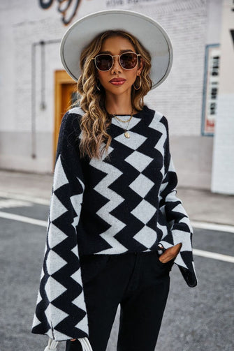 Angel Wings Geometric Slit Flare Sleeve Round Neck Sweater Black
