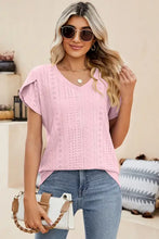 Women’s pink eyelet V-neck short-sleeve petal sleeve T-shirt