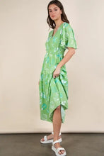 VERY J Printed V-Neck Resort Midi Dress Casual Dresses