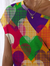 Colorful patterned FAM-FAM heart single shoulder short sleeve T-shirt with gold necklace