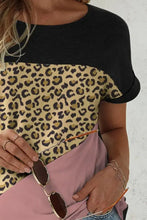 FAM-FAM leopard round neck short sleeve T-shirt with black leopard print and pink panel