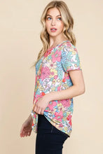 Vibrant floral short sleeve top in comfortable fabric