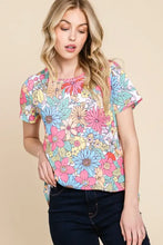 Floral short sleeve top in bombom floral short with comfortable fabric