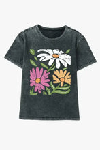 Distressed black flower graphic round neck short sleeve t-shirt