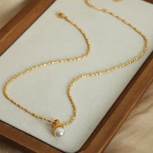 Delicate titanium steel pearl pendant necklace with gold chain