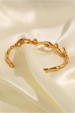 Gold tone cuff inlaid synthetic pearl open bracelet