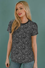 Camiseta de mujer de manga corta negra con manchas, lavable a máquina