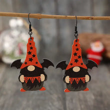 Halloween-nissens spetsiga hatt örhängen i form av tomte med träspetsig hatt och fladdermusvingar