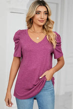 Women’s magenta heathered V-neck T-shirt with puff sleeve length