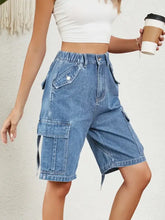 High waist denim shorts with elasticized waist and side pockets