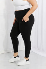 High Waisted Black Active Leggings with Pockets and Reflective Dots Woman Leggings