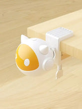 Interactive hanging cat teaser toy with white yellow ABS plastic cat clamp