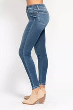 Blue denim judy blue high rise skinny jeans with slim fit and frayed cuffs in plus size