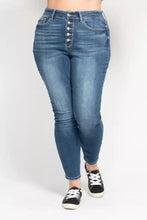 Blue denim judy blue high rise skinny jeans with button fly closure in plus size design