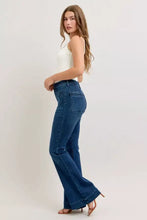 Judy Blue high-waisted flare jeans in dark blue denim with a classic five-pocket design and front pockets