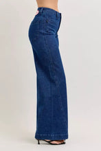 Dark blue denim judy blue high-waisted retro wide jeans with classic five-pocket design and pink logo patch