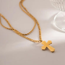 Layered cross necklace in 18k gold-plated stainless steel with stone pendant