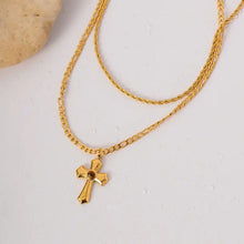 Layered cross necklace in 18k gold-plated stainless steel with stone pendant