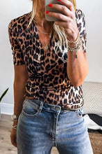 Leopard wrapped V neck slim short sleeve top in print