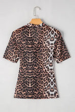 Leopard wrapped V-neck slim short sleeve top, slightly stretchy