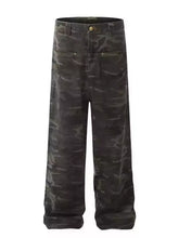 Men’s full size camo print loose fit jeans with dark green and black camouflage wide-leg denim for a perfect fit